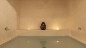 Badstue, dampbad og massasje