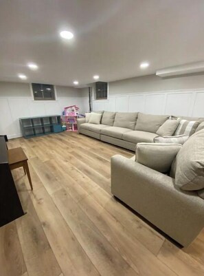 TV, fireplace, DVD player
