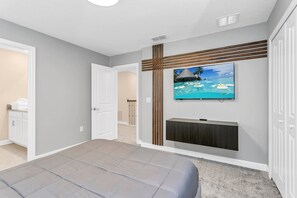 9 habitaciones, tabla de planchar con plancha, wifi y ropa de cama 