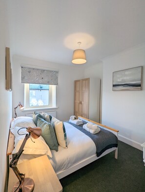 3 chambres, lit parapluie, Wi-Fi, draps fournis