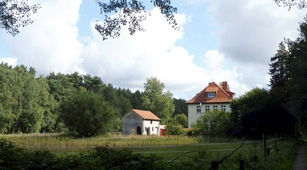 Exterior - Country villa with horses near Berlin (Marienwerder-Ruhlsdorf)