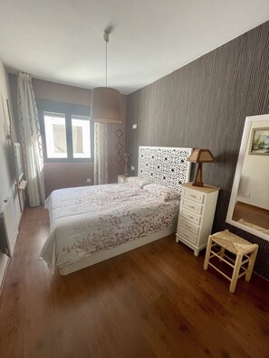 2 bedrooms, iron/ironing board, bed sheets - Maria's Apartment (Monachil)