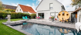 Private heated pool and jacuzzi villa