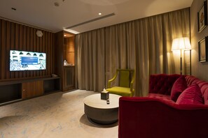 Executive suite | Een kluis op de kamer, een strijkplank/strijkijzer, gratis wifi