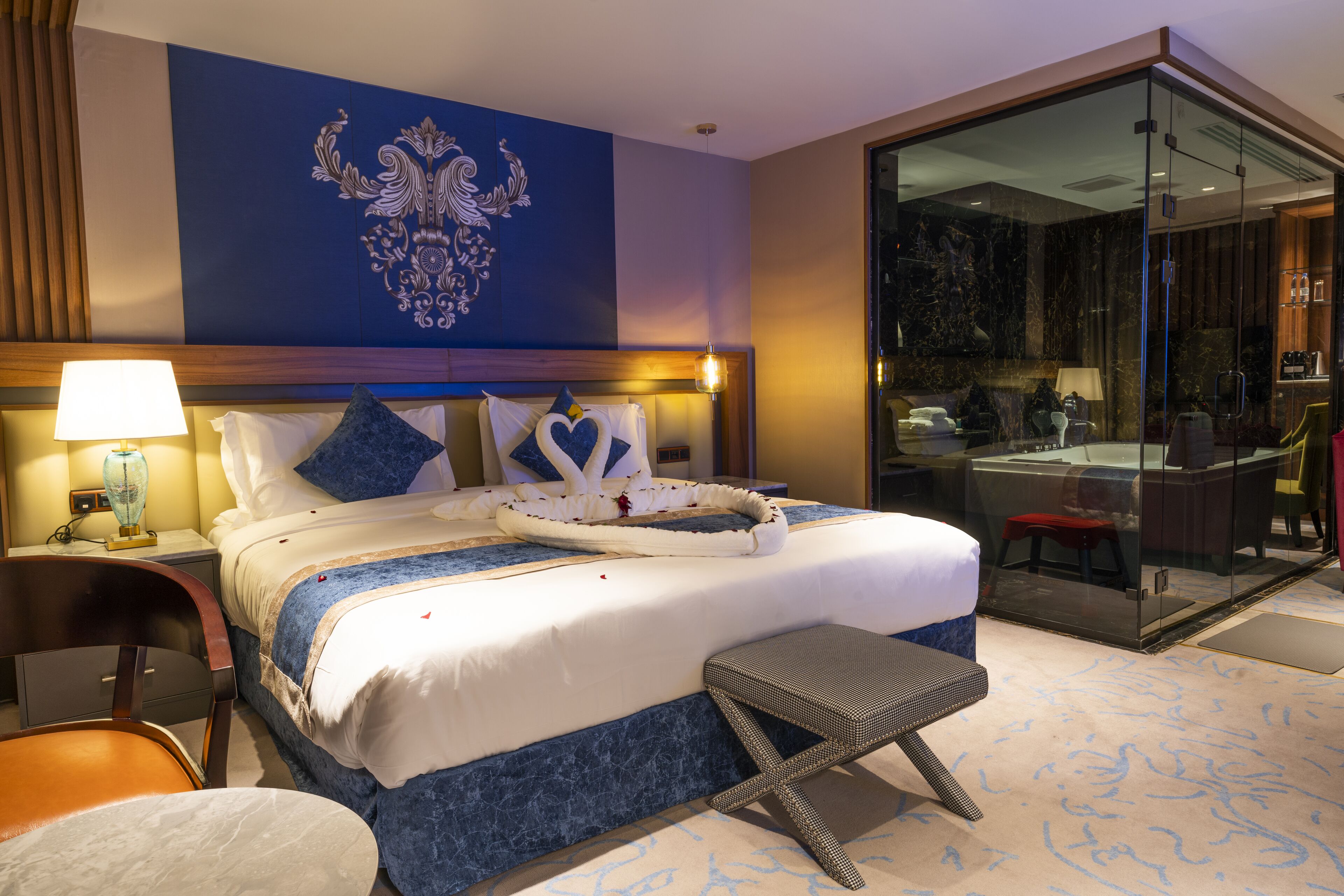 皇家客房 | 客房內保險箱、熨斗/熨衣板、免費無線上網、床單