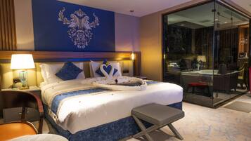 皇家客房 | 客房內保險箱、熨斗/熨衣板、免費無線上網、床單