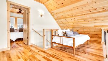 4 bedrooms, desk, iron/ironing board, travel cot