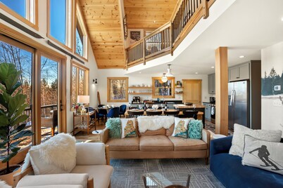Ski Castle Lodge luxe mountain retreat 3 miles to Sunday River, Safety certified
