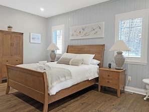 3 soverom, skrivebord, strykejern/-brett og wi-fi (inkludert)