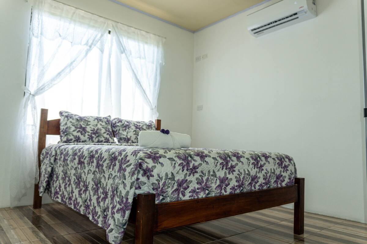 2 chambres, accès au Wi-Fi (inclus)