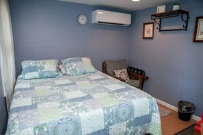 1 slaapkamer, een strijkplank/strijkijzer, gratis wifi, beddengoed