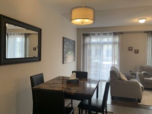Dining - Spacious and modern townhome in Collingwood (Collingwood)