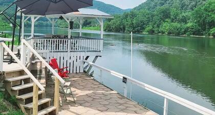 Charismatic 4-bedroom home on the New River