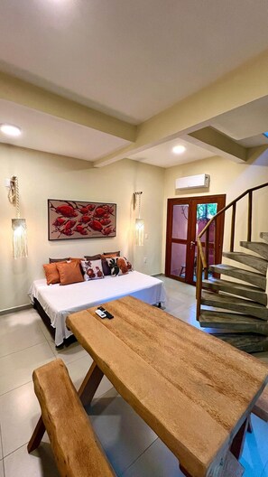 ดูเพล็กซ์สำหรับครอบครัว, อ่างน้ำวน | บริเวณนั่งเล่น | สมาร์ททีวี