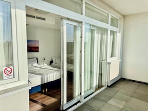 Chambre Triple, balcon