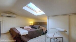 2 slaapkamers, een strijkplank/strijkijzer, reisbedje, gratis wifi