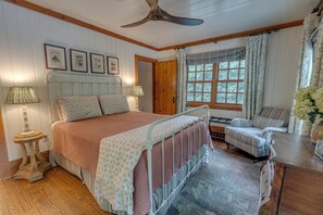 8 bedrooms, desk, iron/ironing board, WiFi