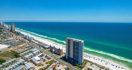 Luxury oceanfront/beachfront 3 bedroom/3 bath (sleeps 8) condo!