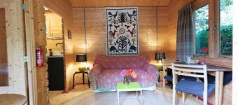 Cosy Cabin in stunning Thomas Hardy countryside 5 miles from the Jurassic Coast.