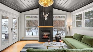 TV, fireplace, offices