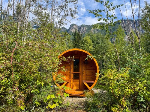 Luna Lodge - Alpha Mountain Lodging + Sauna