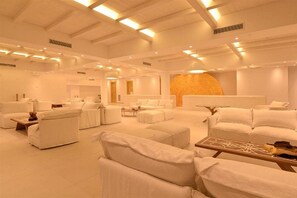 المنشأة من الداخل