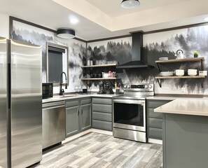 Refrigerador, microondas, horno y parrilla de estufa