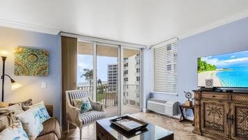 Condo, 1 phòng ngủ | Khu phòng khách