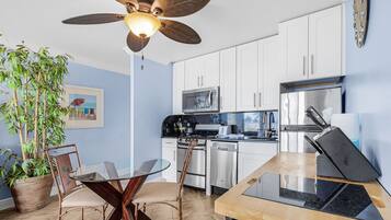 Condo, 1 Bedroom | Private kitchen | Fridge, oven, coffee/tea maker