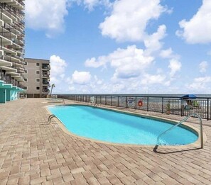 Apartamento, 1 habitación | Piscina | Una piscina cubierta, una piscina climatizada