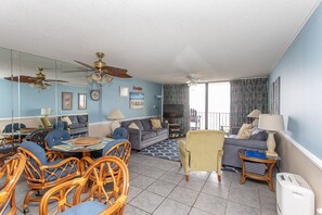 Condo, 1 Bedroom | Living area