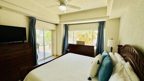 2 bedrooms, individually decorated, individually furnished, free WiFi - Beautiful 1½ Bedroom Condo on the Sea of Cortez at Las Palmas Resort BN-204 2 Condo by RedAwning (Puerto Peñasco)