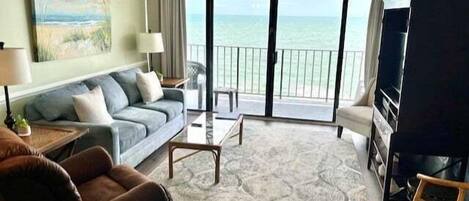 Condo, 2 Bedrooms | Living area