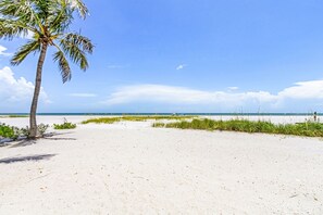 บ้านพัก, หลายห้องนอน | ชายหาด | บนชายหาด