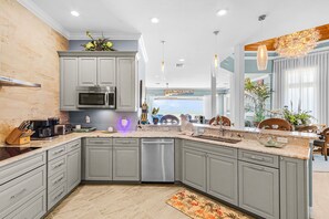 House, Multiple Bedrooms | Private kitchen | Fridge, oven, coffee/tea maker
