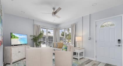 171 Washington ~ Dune Our Thing ~ Unit B ~ Fabulous Pool Home! 2 Bedroom Home by RedAwning