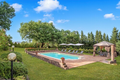 Casale Montemoro Private Pool & Garden Sleeps 10