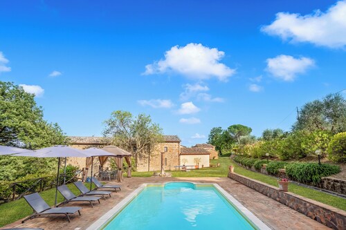 Casale Montemoro Private Pool & Garden Sleeps 10