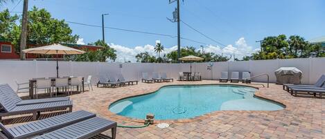 Talo, 4 makuuhuonetta | Uima-allas | Lämmitetty uima-allas