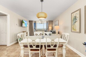 Dining - ~fantastic Gulf Front Condo North Of The Pier~ 2 Bedroom Condo by RedAwning (Fort Myers Beach)