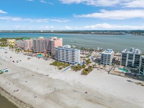 Beach - ~fantastic Gulf Front Condo North Of The Pier~ 2 Bedroom Condo by RedAwning (Fort Myers Beach)