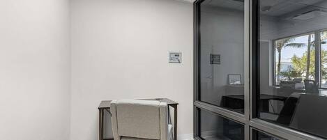 Condo, 2 Bedrooms | Interior