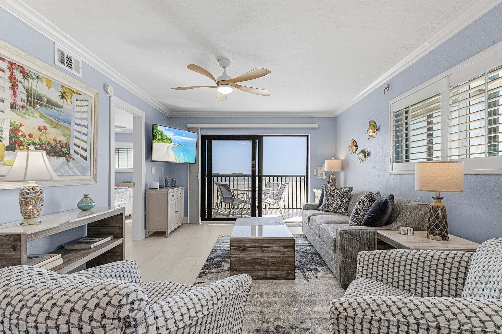 Condo, 2 Bedrooms | Living area