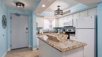 Condo, 2 Bedrooms | Private kitchen