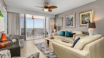 Condo, 2 Bedrooms | Living area