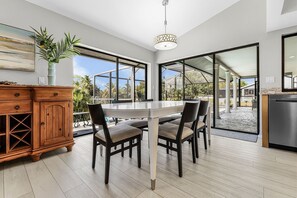 House, 3 Bedrooms | Dining