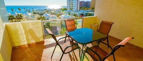 Condo, 2 habitaciones | Restaurante al aire libre
