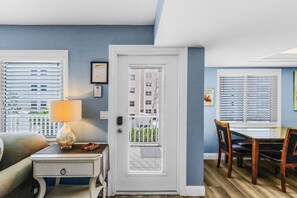Maison, 3 chambres | Coin séjour