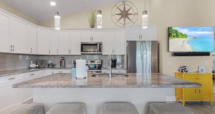 Welcome To 246 Delmar Ave - Vacation Rental 3 Bedroom Home by RedAwning