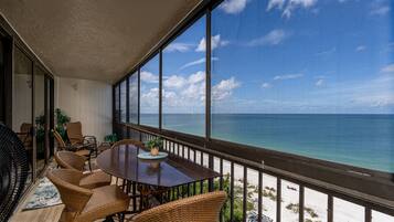 Apartment, 2 Schlafzimmer | Blick vom Balkon